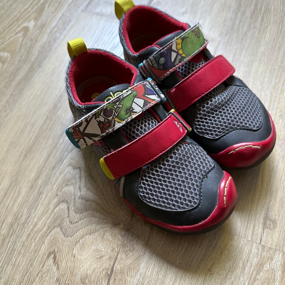 Place Shoes Toddler size 11